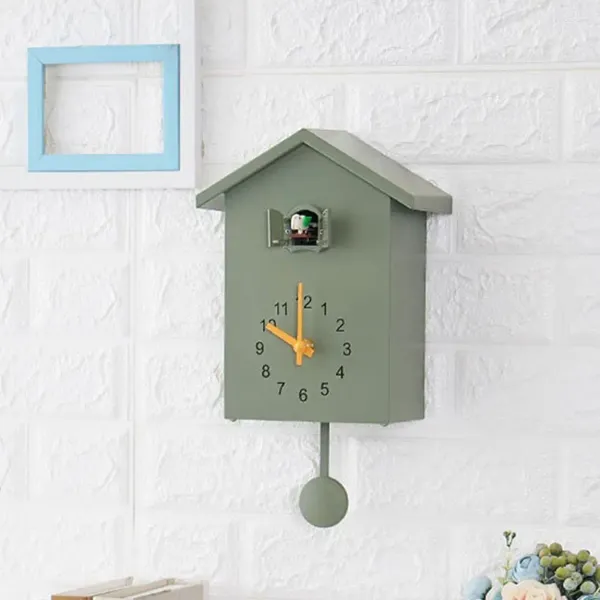 Orologi da parete con orologio a pendolo a forma di casa a cucù, uccello in plastica, con carillon alimentato a batteria, decorazioni per la casa