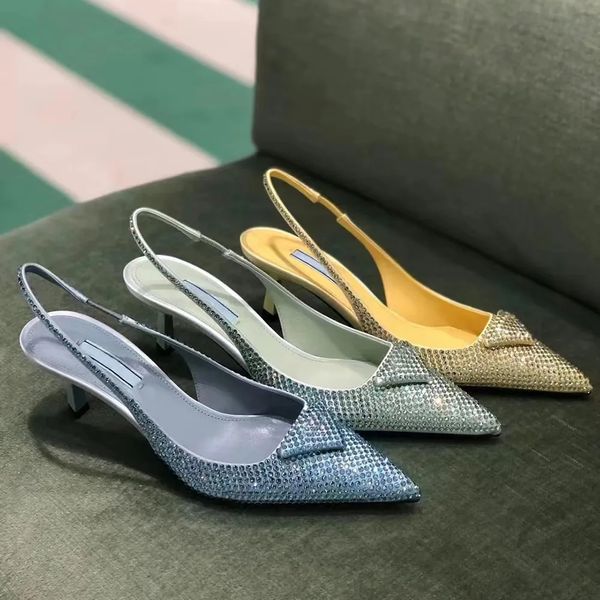 Tasarımcı Sandallar Kadın Slingback Pompa Rhinestone Elbise Ayakkabı Lüks Yüksek Topuklu Üçgen Logo Ayak Bilgi Kayışı Saç Pildeli Parti Düğün Ayakkabıları Kutu 0102