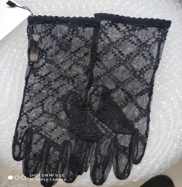 Frauen lange Spitze Braut Braut Handschuhe Hochzeit Zubehör Handschuhe für Bräute Marke designre fünf fingerlose Handgelenk Länge Nr. box1465525