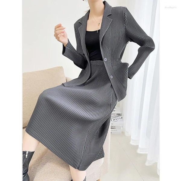 Vestidos de trabalho terno plissado feminino ternos pequenos casaco saia outono/inverno grosso comprimento médio cor combinando cintura alta divisão quadril envoltório duas peças