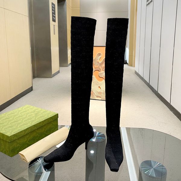 75mm Strongs Diz botları üzerinde logo örme uyluk yüksek botları sivri uçlu topuklu pist lüks tasarımcı ayakkabı topuklu kadınlar için fabrika ayakkabı