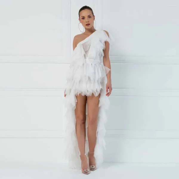 Abiti casual Moda volant bianchi alto basso una spalla tulle donne per festeggiare spiaggia abito da sposa abiti da ballo fatti a mano vestaglia