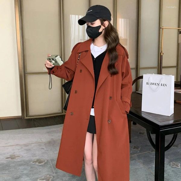 Trench da donna 2024 Inizio autunno Bella giacca a vento Temperamento femminile Socialite Quest'anno Cappotto lungo rosso mattone di fascia alta Oute