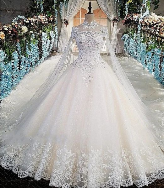 Abito da ballo in pizzo di lusso Abito da sposa 2024 Maniche ad aletta Collo alto Maniche lunghe in rilievo Abiti da sposa Tulle con paillettes Cattedrale di treno Appliqued Abiti da sposa