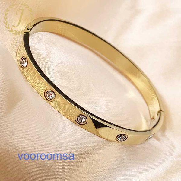 Popular pulseira de designer de luxo dos pneus de carro feminino 18k rosa ouro cor titânio fivela de aço com dez diamantes pulseira internet luz vermelha com caixa original