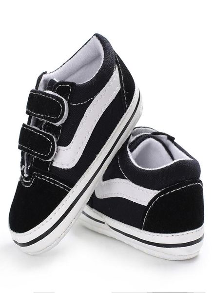 Bebek ilk yürüyüşçü ayakkabı yeni doğan kız bebek erkek çocuk yumuşak taban ayakkabı anti -slip tuval spor ayakkabı eğitmenleri prewalker siyah beyaz 018m9994211