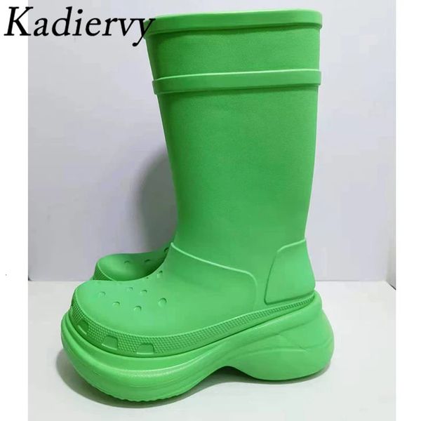 Botas de chuva femininas com sola grossa, botas de borracha à prova d'água para mulheres, bico redondo, cano alto, plataforma plana, sapatos de chuva femininos 240102