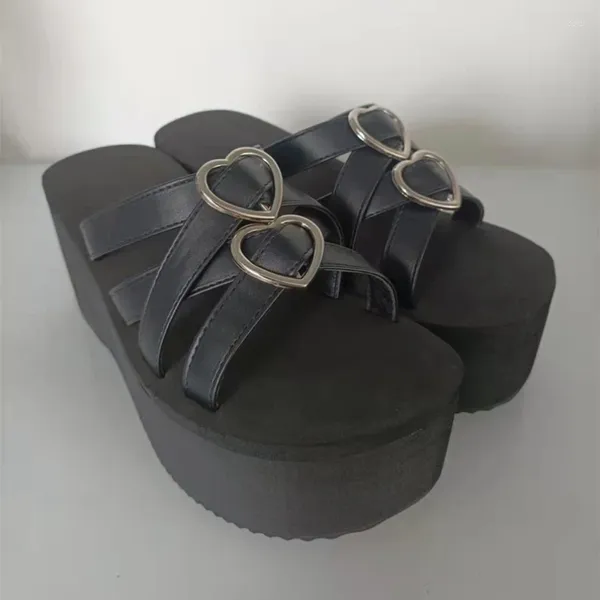 Chinelos de verão sapatos femininos sandálias de salto alto plataforma impermeável em forma de coração romano zandalias de mujer con tacones moda 2024