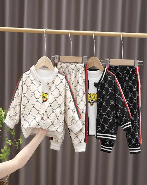 Bahar Sonbahar Giysileri Setleri Pamuk Giysileri Bebek Erkek Kız Kız Tişörtleri Ceket Pantolonları 3 PCSSETS Bebek Çocuk Moda Toddler TR4157170