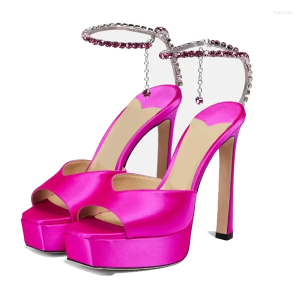 Sandali catena colorata acqua diamante marca passeggiata spettacolo bocca di pesce abito da sera eleganti tacchi alti 2024 scarpe da donna con ciondolo