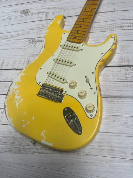 Faça guitarra elétrica antiquada, corpo de amieiro, amarelo creme, escala de bordo importada, embalagem relâmpago