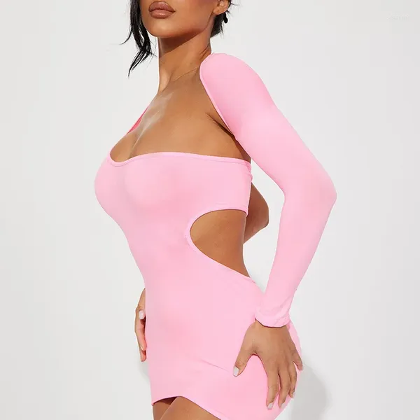 Lässige Kleider LaModa – Einfarbiges One-Shoulder-Langarm-Höhlenpaket-Hip-Girl-Kleid-Exposure-Kostüm für Damen