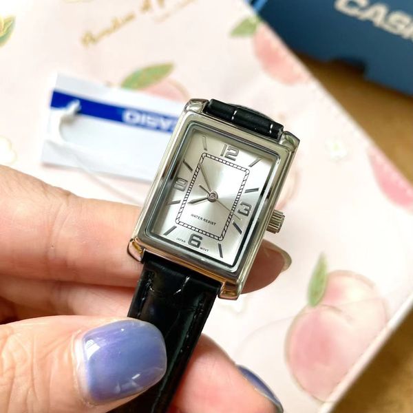 Женские высококачественные винтажные водонепроницаемые кварцевые часы с квадратным крокодиловым принтом, цельнометаллические часы