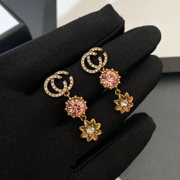 Designer-Ohrringe Ohrringe aus 18-karätigem Gold mit rosa Diamanten G Jewelry Gold-Ohrringe mit Sonnenblumen-Diamanten