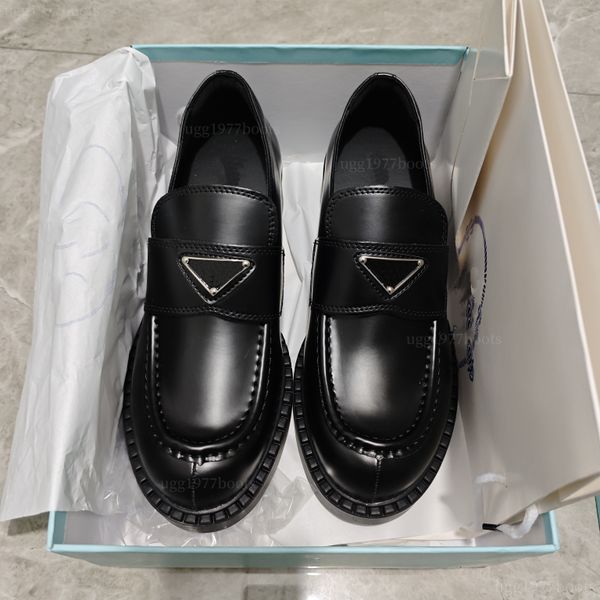 Schwarze Monolith-Designer-Loafer aus gebürstetem Leder, Damen-Slipper, dreieckige Schuhe, Slip-on-Damen-Oxford-Schuhe aus klobigem Gummi, luxuriöse, matte Profilsohle, Plateau-Party-Hochzeitsschuh