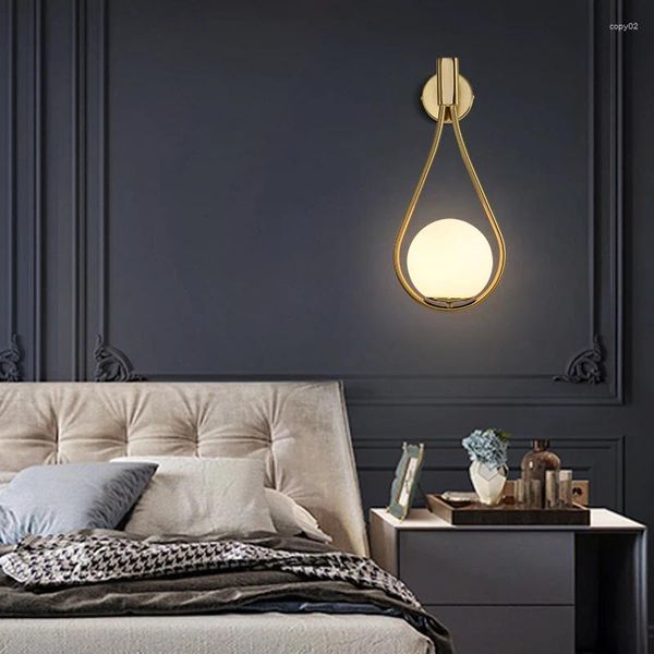 Lampada da parete Nord Europa Postmoderna Ferro Vetro Oro Nero Camera da letto El Room Parlor Comodino Sfondo Luci Minimalista