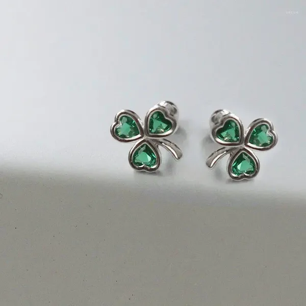 Brincos de parafuso trevo para mulheres verde cz shamrock minúsculo em aço inoxidável joias do dia de São Patrício acessório de orelha de março
