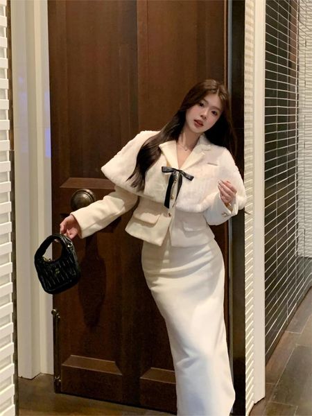Vestido de duas peças unxx branco estilo coreano feminino terno saia conjunto high end outono e inverno laço cintura capa casaco superior longo de duas peças
