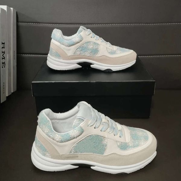 2024 Designer Donna Scarpe casual High Top Lettera Sneakers di alta qualità Beige Ebano Tela Tennis Finiture in tessuto di lusso con la suola spessa 03