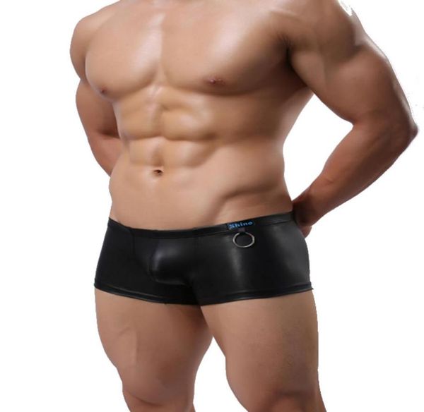 Sexy masculino shorts de couro cuecas tangas calças de couro pvc olhar preto masculino lingerie traje com anel de metal b04100372069484