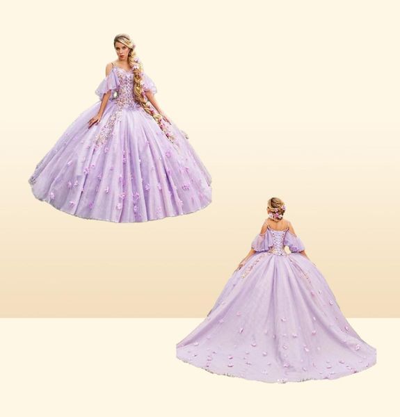 Vestidos de quinceanera lilás do século 18 2023 fora do ombro vestido de baile medieval com flores 3D rendas até manga curta doce 15 vesti4310360