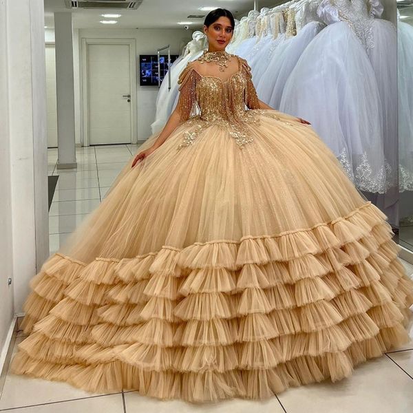 Funkelnde Quinceanera-Kleider, Pailletten-Spitzenapplikationen, süße 15-Rüschen, gestuftes mexikanisches Junior-Geburtstagspartykleid 326 326