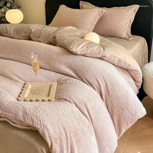 Conjuntos de cama Nordic Room Decor Veludo Roupa de Cama Inverno Casa Consolador Conjunto Moderno Textura Capa de Edredão Lençóis Completos