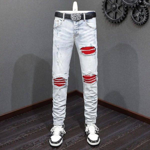 Herrenjeans High Street Fashion Männer Retro Hellblau Stretch Skinny Fit Zerrissene rote gepatchte Designer Hip Hop Markenhose