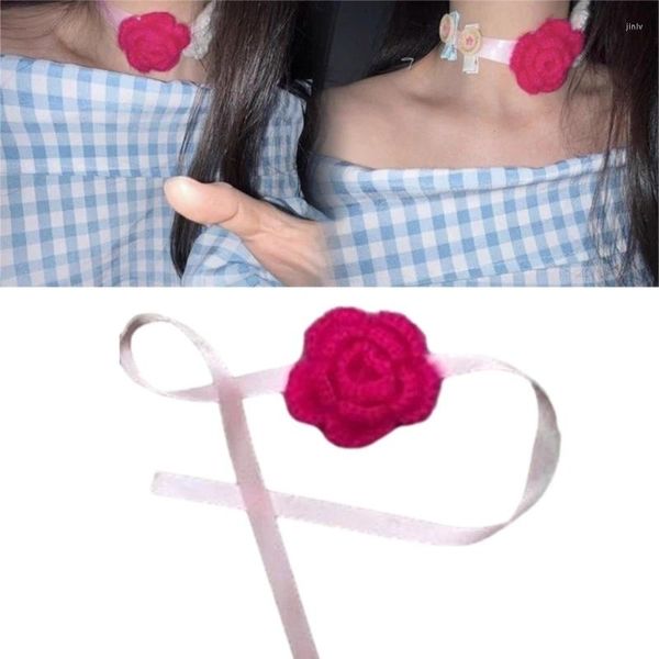 Girocollo con ciondolo a forma di fiori lavorati a maglia e collana di fiori in tessuto gotico per donna