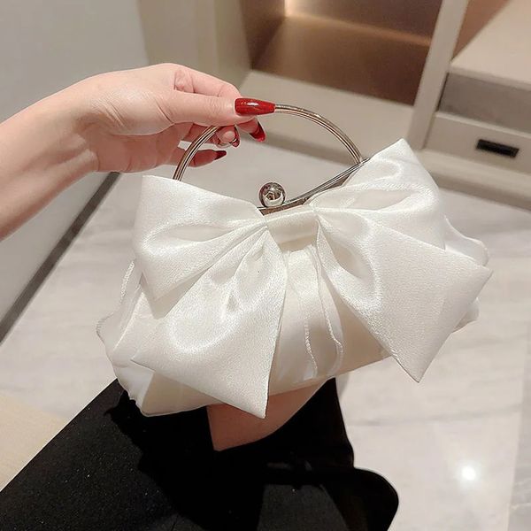 Borse da sera con fiocco in raso bianco Fata Borse con manico in metallo per le donne Borsa a tracolla con catena per borsa da sposa con pochette da sposa 240102