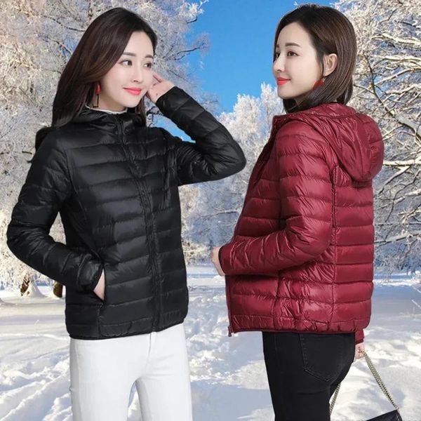 Damen Trenchcoats 2024 Ultraleichte Daunenjacke Herbst Winter Kurze Baumwolle Gefütterte Parkas Bürodame Hochwertiger einfacher klassischer warmer Mantel