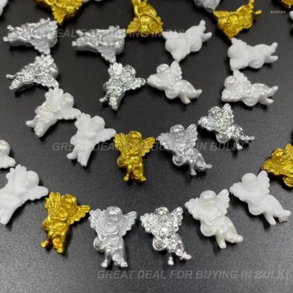 Nagelkunst-Dekorationen, einzigartiges Weiß, trendiges Gold, stilvoll, auffällig, barock, luxuriöse Details – elegante Engel-Charms