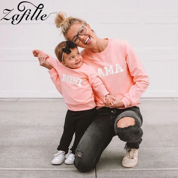 Zafille mãe crianças família combinando roupas outono carta rosa mãe e filha combinando roupas casuais mãe e filho hoodies 240102