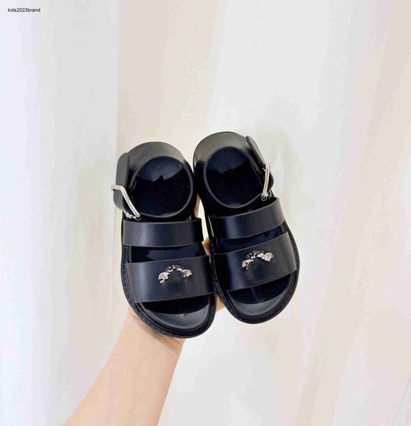 Novas sandálias infantis de metal avatar decoração chinelos de bebê preço de custo tamanho 26-35 incluindo caixa de sapato verão sapatos infantis dec20