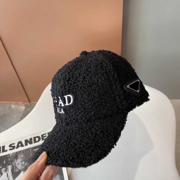 2024 novo designer bola capknit chapéus rápidos e fáceis influenciador de moda feminino gorro de inverno