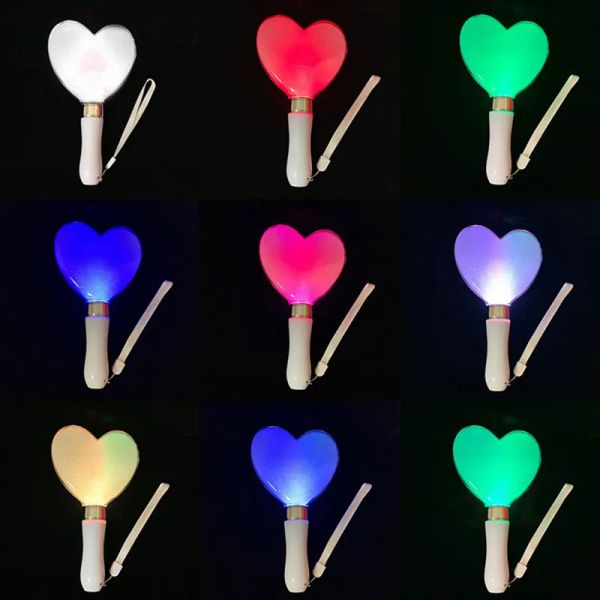 Bastone luminoso a LED a forma di stella a forma di cuore da 21 cm, 15 bastoncini luminosi lampeggianti a cambiamento di colore per festival di campeggio fluorescenti Rave LL