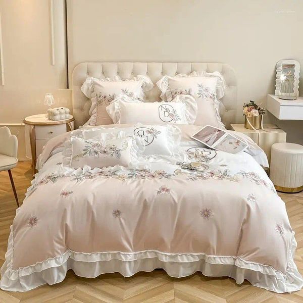 Set biancheria da letto Rosa in cotone egiziano Romantico francese Doppio strato Bordo in pizzo Fiori Ricamo Set Copripiumino Lenzuolo Federe