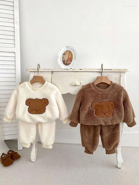 Set di abbigliamento Set da neonato in due pezzi per l'inverno addensato caldo velluto artico simpatico orso pullover manica lunga top pantaloni vestiti per bambini