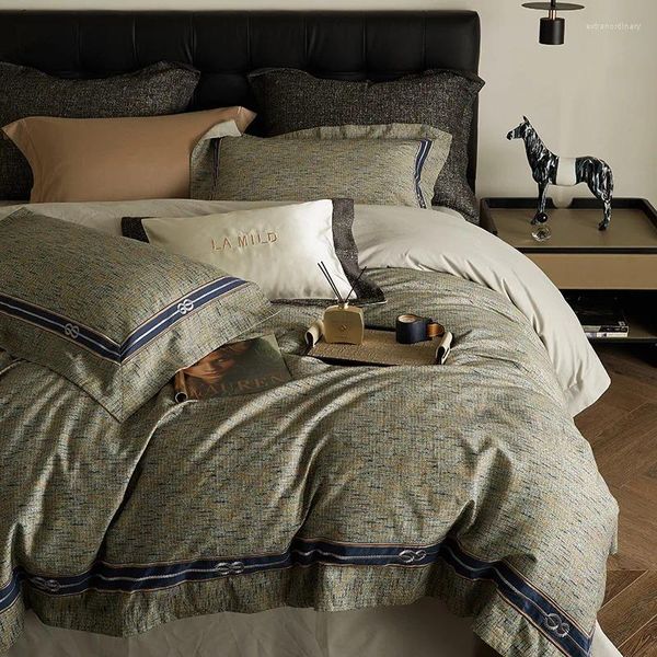 Yatak setleri hafif lüks all-cotton zımparalama 4 adet işlemeli saf pamuk yorgan kapağı yatak sayfası sonbahar ve kış nantong toptan satış