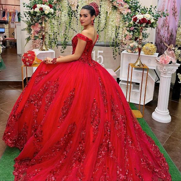 Великолепное красное платье Quinceanera на 15 лет, 2024 г., бальное платье, сексуальное длинное праздничное платье с v-образным вырезом и открытыми плечами, аппликация, кружевное длинное праздничное платье для девочек