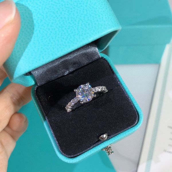 Anelli da donna di design Anello di fidanzamento con diamante Migliore qualità di lusso 1 ct Gioielli da sposa per ragazza Nuovo con scatola Moglie da donna Signora Regalo di San Valentino