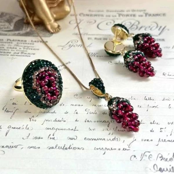 Kolye Küpe Seti 3'te 1 Doğal Garnet Taş Sebzeli Küpe Küpe Çarşambaları Kadınlar İçin Takılar Üzüm Rhinestone Crystal18K Altın Renk