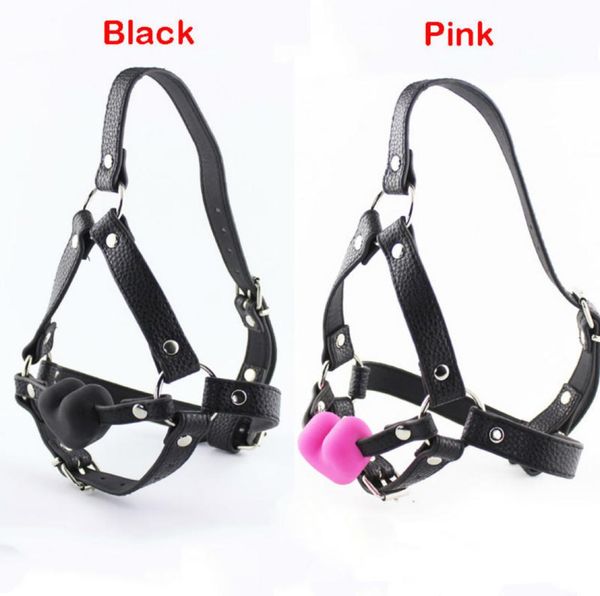 Imbracatura con cinturino in pelle PU Maschera per bondage Equipaggiamento a forma di cuore Bocca solida imbavagliata Cavallo con palla con tipo Fissazione orale Bocca farcita Sesso5309376