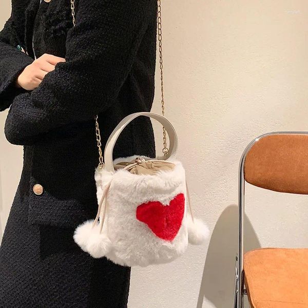 Borse da sera Cuore Peluche Tote Morbida pelliccia soffice Spalle Secchio Piccola catena Furry Borsa di lusso firmata per le donne 2024