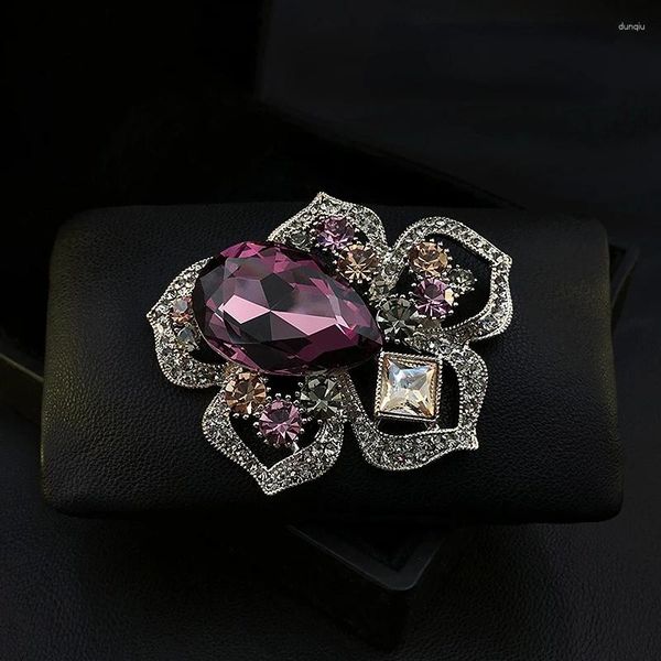 Broches requintados retro casaco broche high-end feminino roxo corsage luxo antigo de alta qualidade acessórios de pino strass jóias presentes