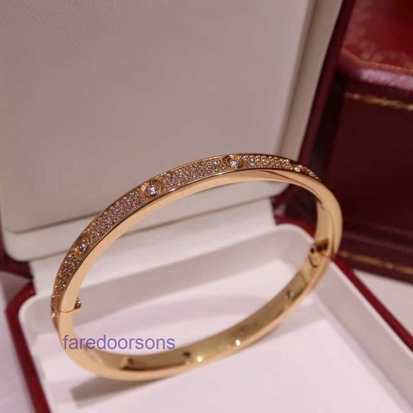 Pulseiras de pneus de carro da moda à venda Super brilhante cheio de diamante rosa ouro pulseira leve luxo pequeno e elegante clássico 2024 novo tem caixa original