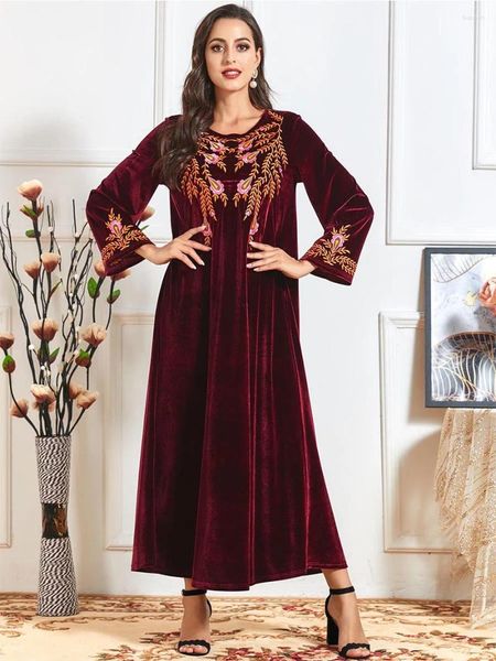 Abbigliamento etnico Musulmano Shalwar Kameez Abito pakistano Ricamo in velluto dorato Dubai Maniche lunghe Islamico 2024 Donna Maxi Abaya Veste spessa