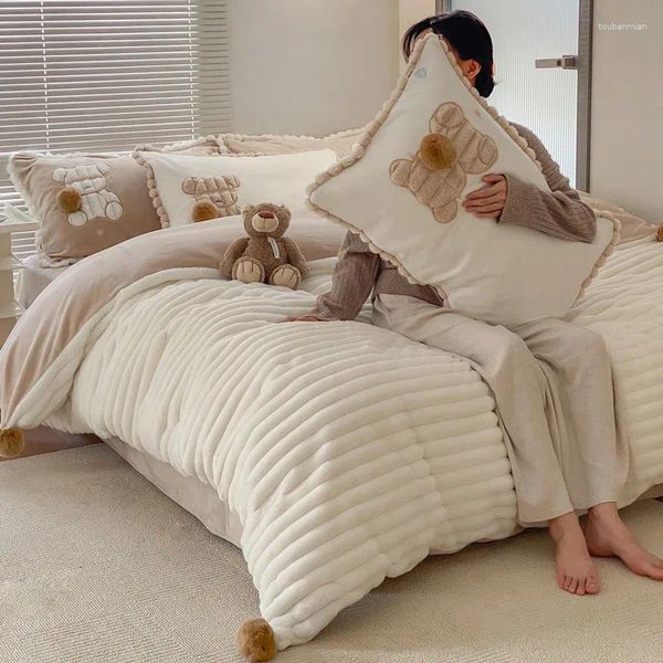 Комплекты постельного белья, зимняя бархатная кровать, комплект из четырех предметов, двусторонняя утолщенная теплая простыня, пододеяльник, одеяло, коралловое молочное фланель