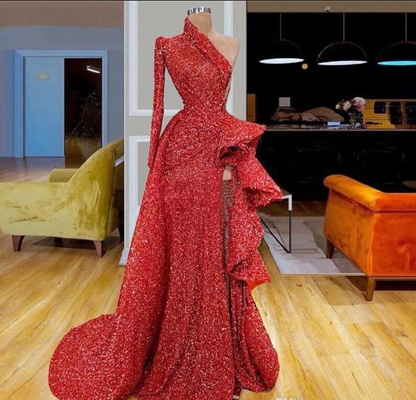 Cintilante vermelho um ombro lantejoulas alta divisão vestidos de baile manga longa babados ruched uma linha trem varredura formal festa vestidos de noite