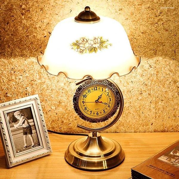 Vazolar Klasik Vintage Çin tarzı İngiliz tarzı İngiliz retro yatak odası başucu saat entegre yaratıcı cam çubuk led masa lambası